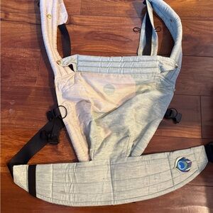 Chic Kids Carrier in Light Blue and Cream